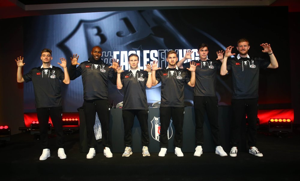 Beşiktaş'tan imza şov!