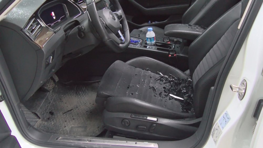 Akraba ziyaretine gelen ailenin aracının camları kırıldı