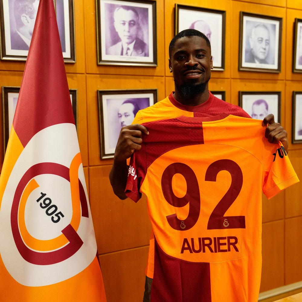 Galatasaray'dan Serge Aurier için imza töreni