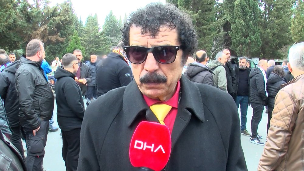 Müslüm Gürses mezarı başında anıldı