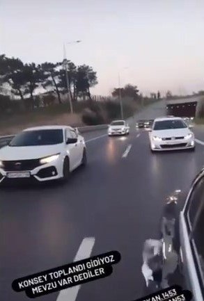 Düğün konvoyunda havaya ateş açan kişiler yakalandı