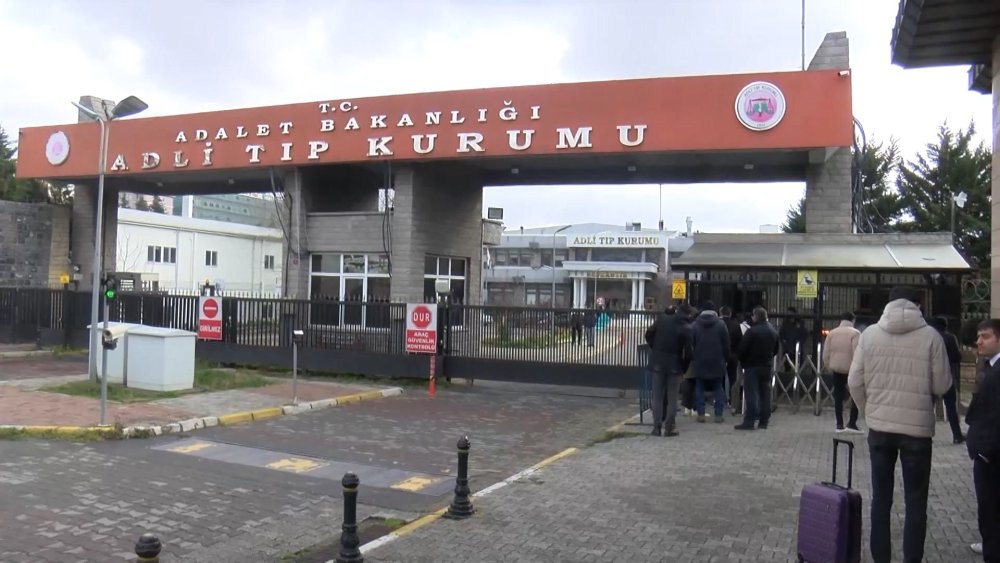 Oyuncu Efe Deprem'in cenazesi Adli Tıp Kurumu'ndan alındı