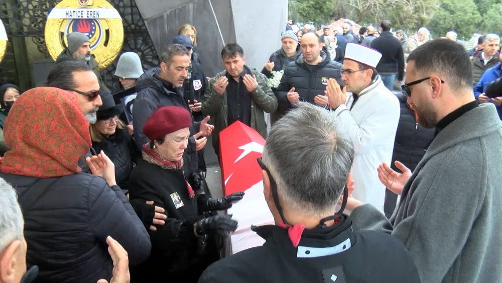 Türk Ordusu'nda 30 yıldır görev yapan hemşire son yolcuğuna uğurlandı