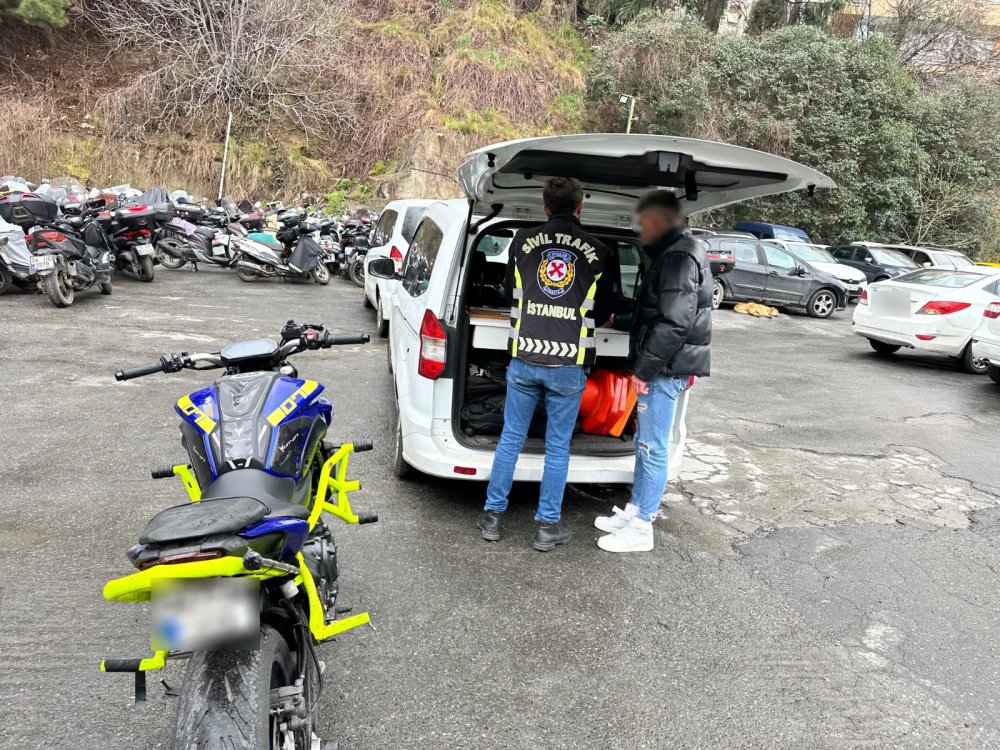 Akrobatik hareketler yapan motosikletliye para cezası