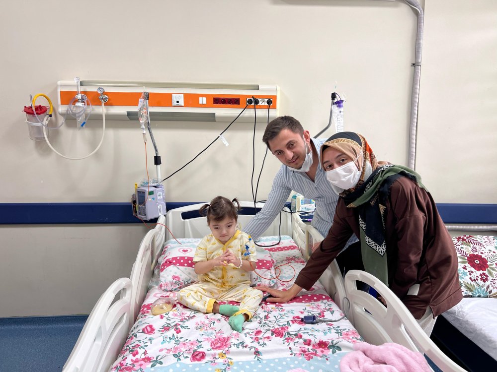 Zeynep bebeklerin yaşları, hastalıkları ve kaderleri aynı