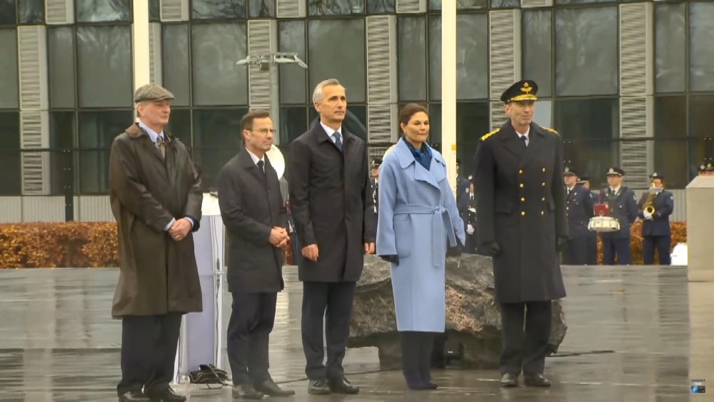 İsveç, NATO’ya resmen katıldı