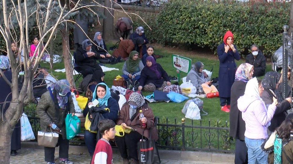 Oruç Baba Türbesi'ne ülkenin dört bir yanından ziyaretçi