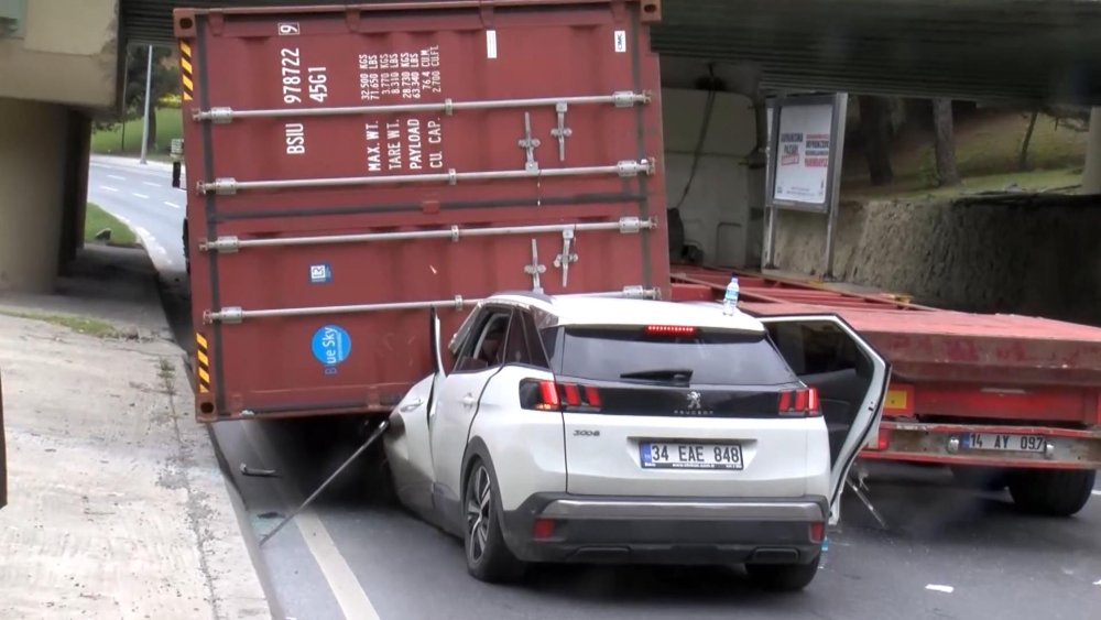 4 kişinin ölümüne neden olan TIR'ın aynı köprüye 2019'da da çarptığı ortaya çıktı