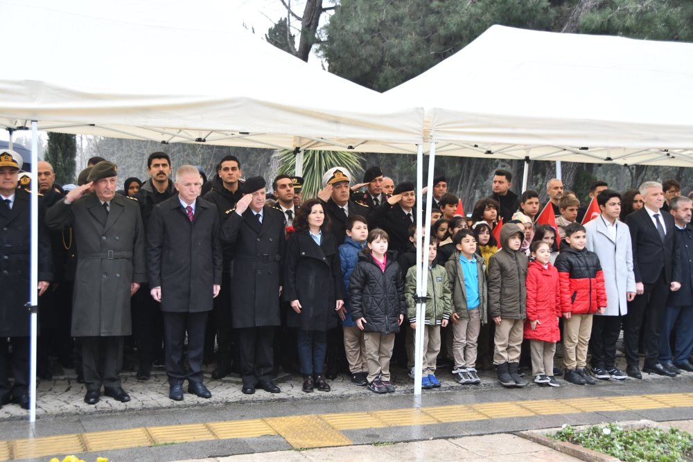 Mehmet Akif Ersoy kabri başında alındı