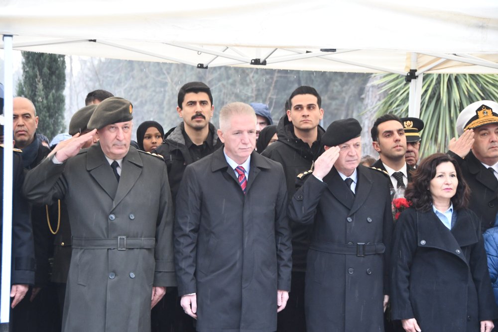 Mehmet Akif Ersoy kabri başında alındı