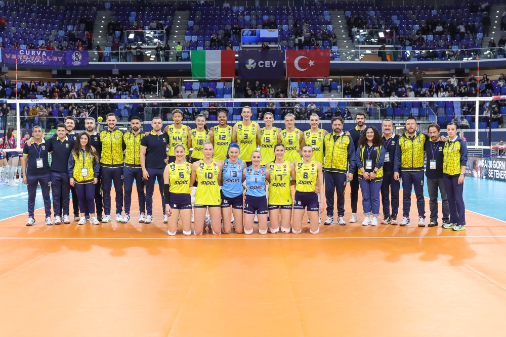 Fenerbahçe Opet kötü başladı
