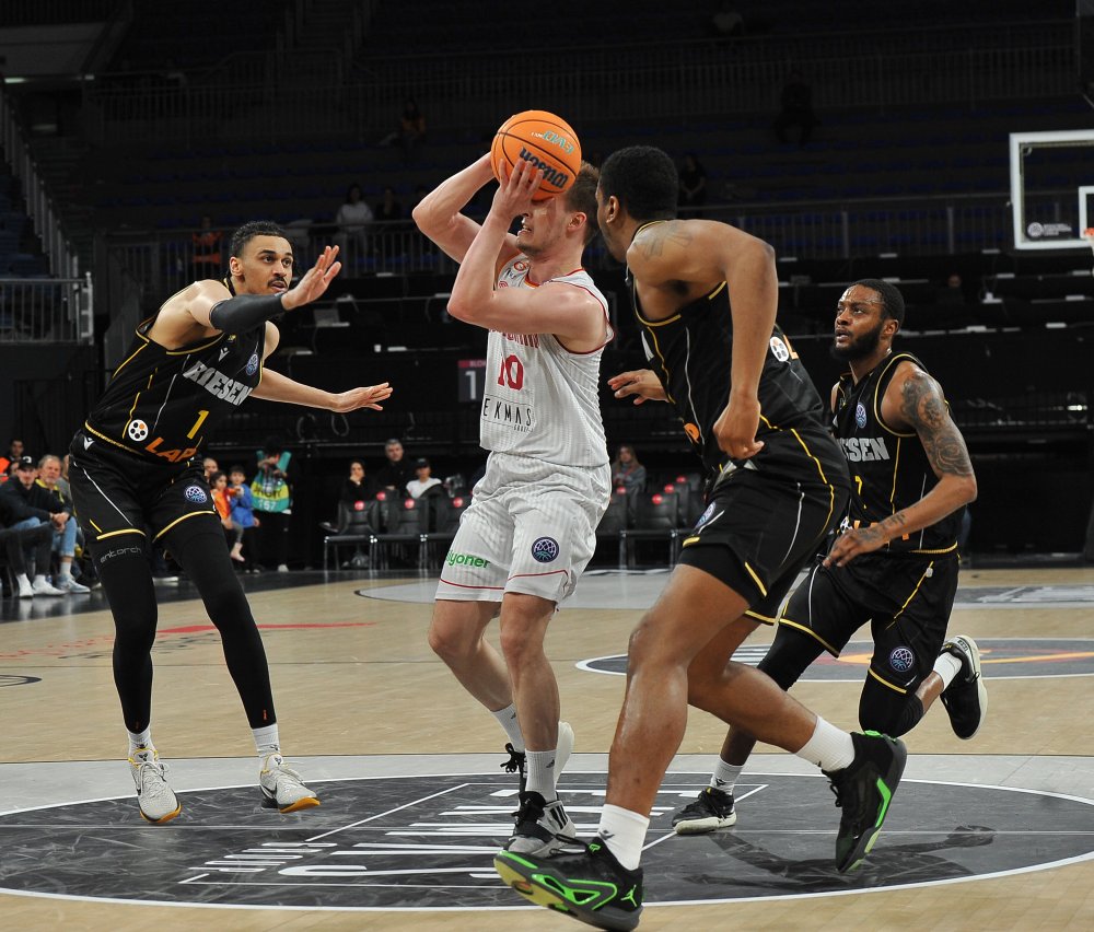 Galatasaray Ekmas gruptan çıkamadı