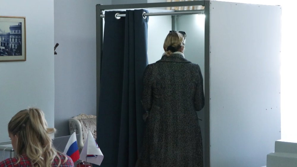 Rusya’nın İstanbul Başkonsolosluğu’nda uzun seçim sırası