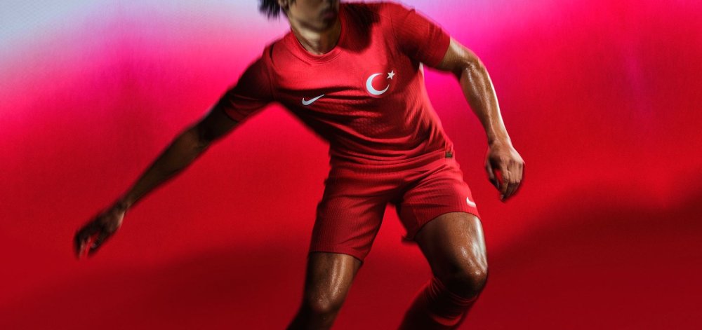 Milli Takım'ın yeni formaları tanıtıldı