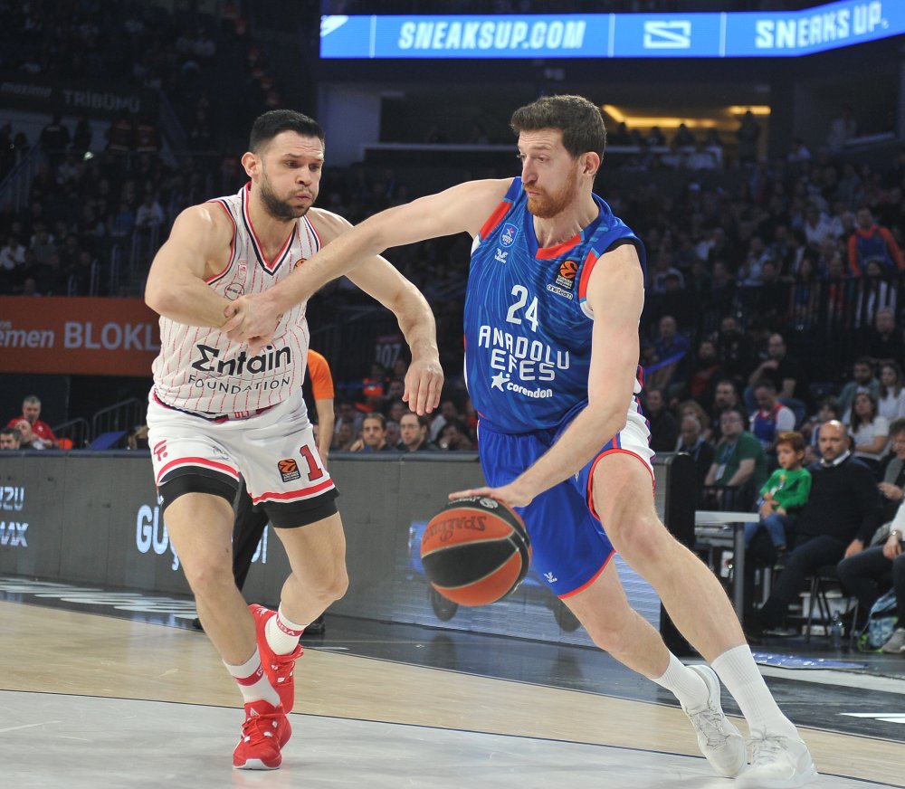 Anadolu Efes, Olympiacos'u devirdi!