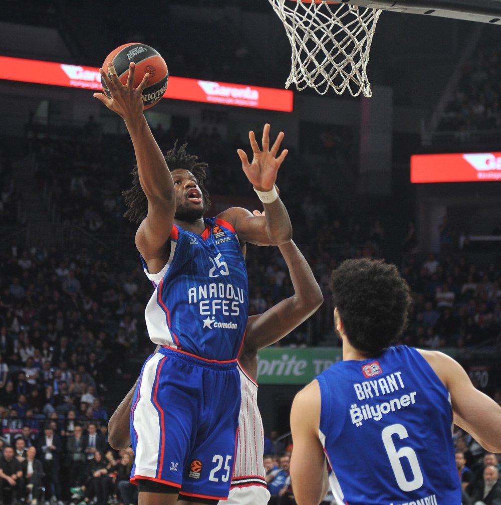 Anadolu Efes, Olympiacos'u devirdi!