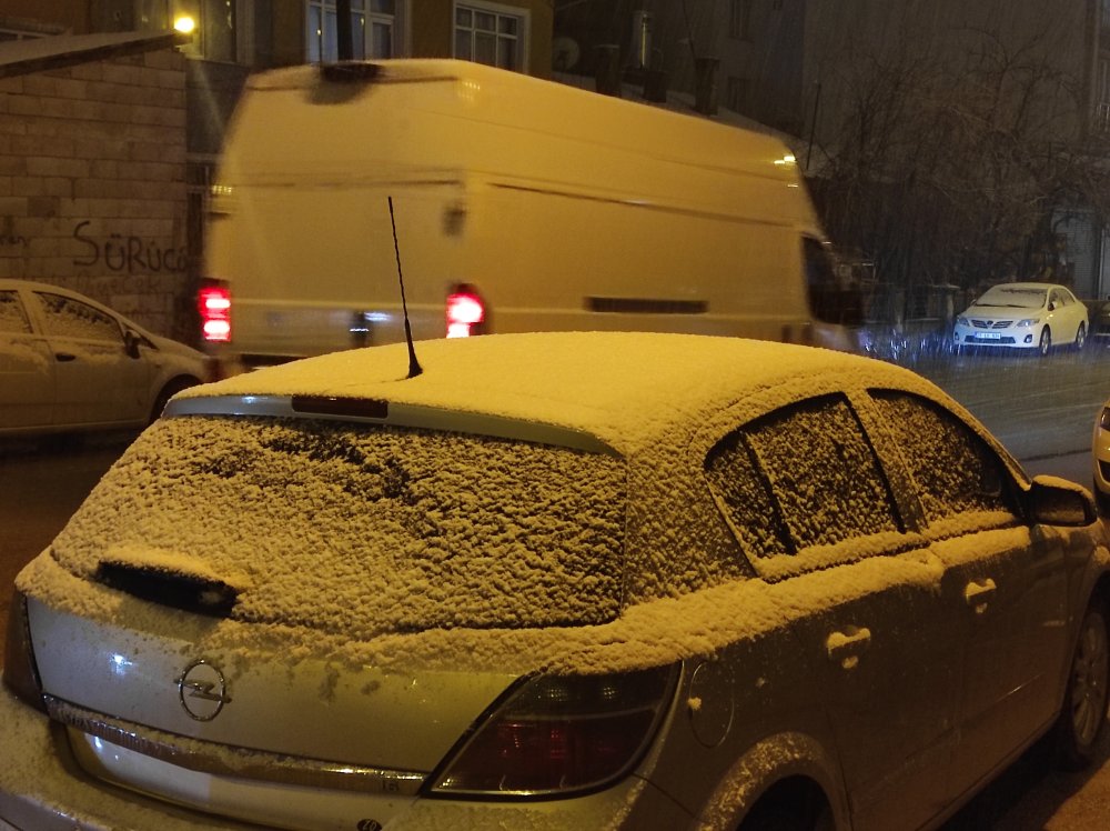 Kent merkezi beyaza büründü!