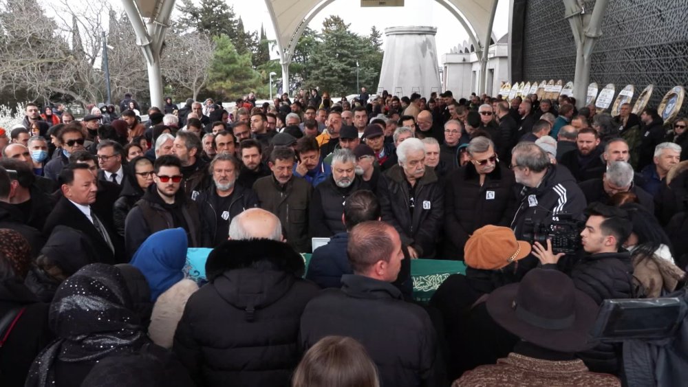 Bahar Öztan'a veda: Türk sinemasının 'Gamzeli güzeli' son yolculuğuna uğurlandı