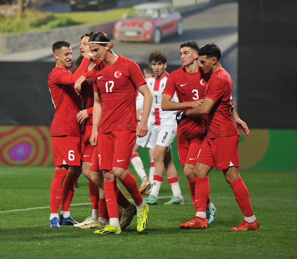 Semih Kılıçsoy golünü attı!