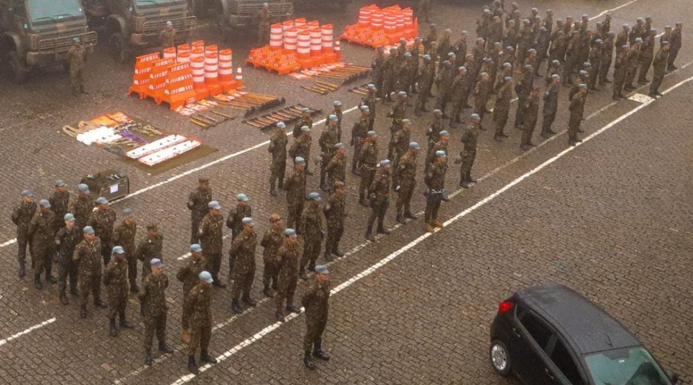 Brezilya'da aşırı yağışlar heyelana neden oldu