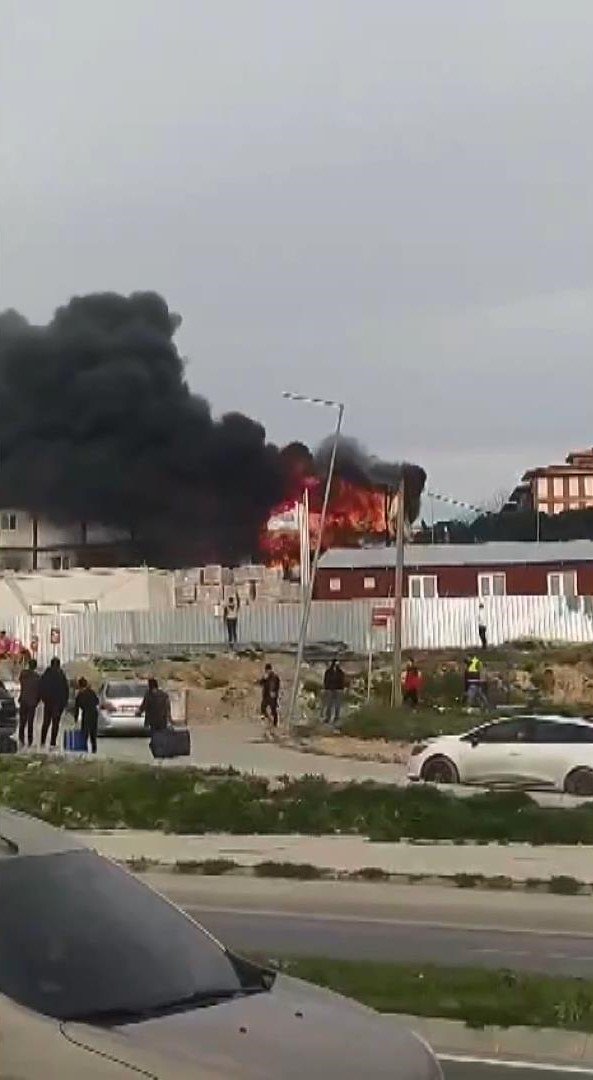 İnşaat alanında yangın çıktı!