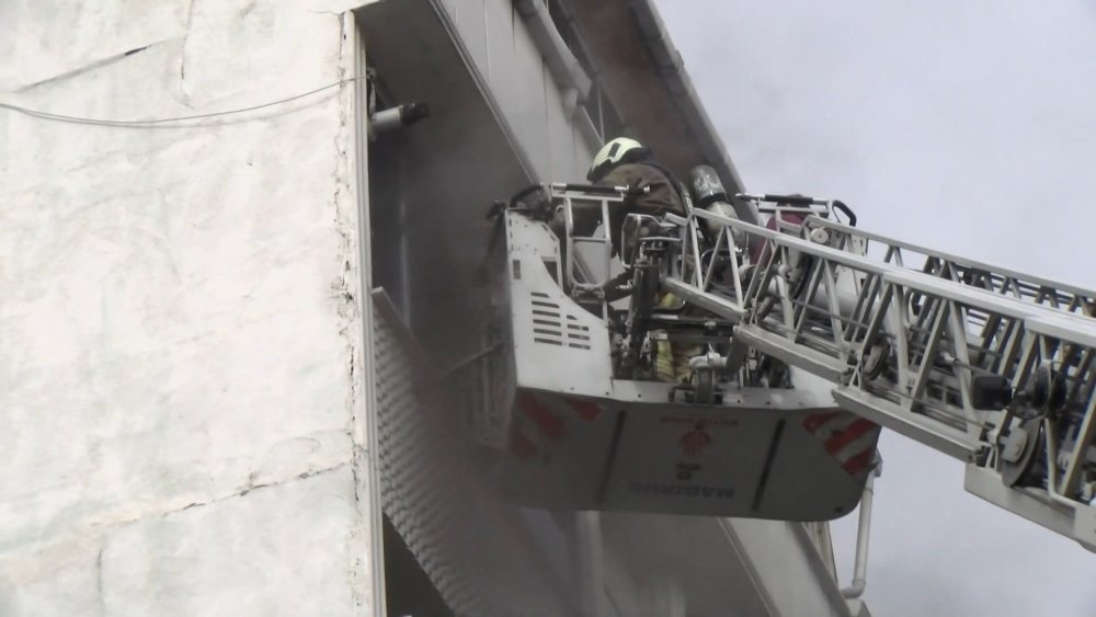 Esenyurt'ta korkutan yangın!