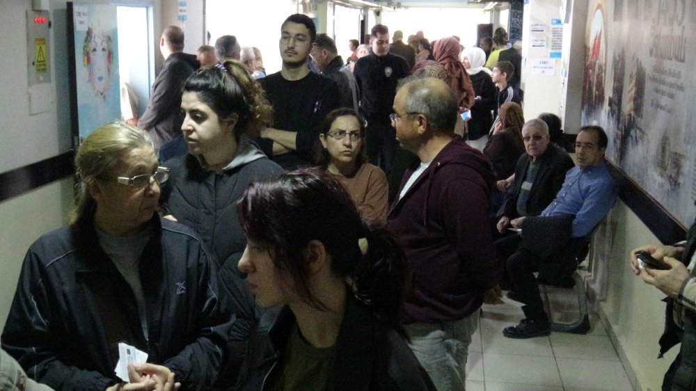 19 bin kayıtlı olduğu okulda büyük yoğunluk