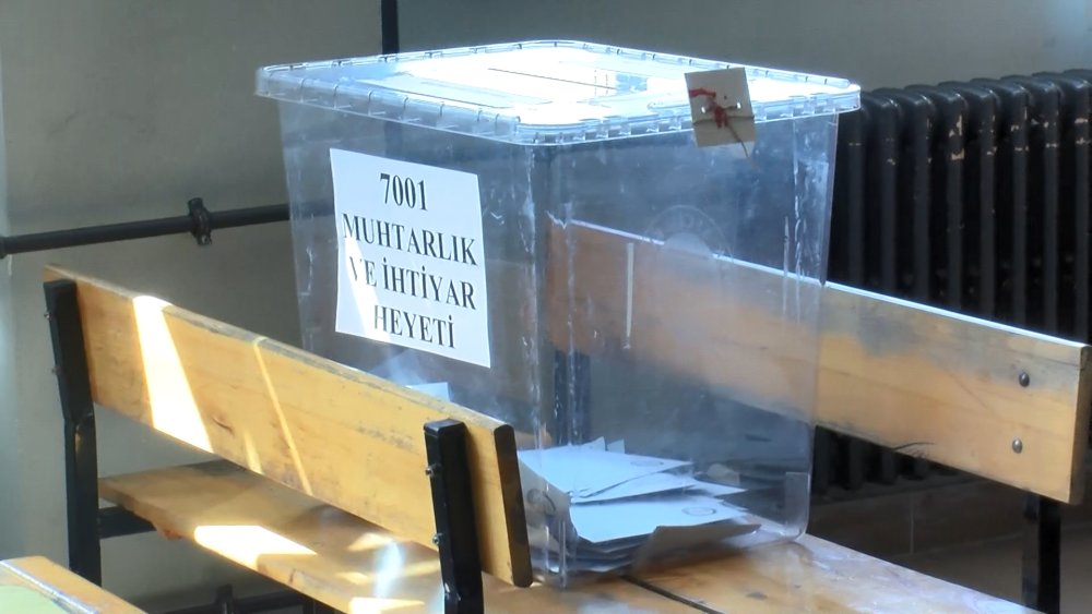 8 seçmenli mahallede aynı sınıfta iki sandık