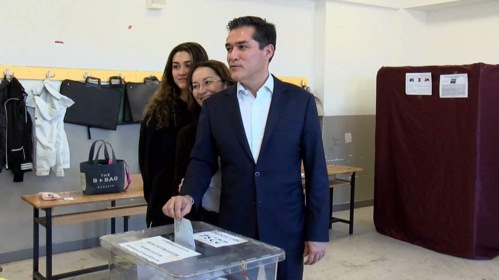 Buğra Kavuncu oyunu kullandı