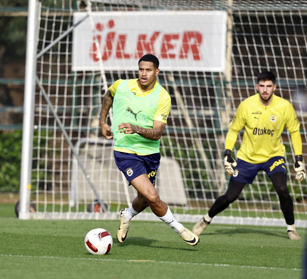 Fenerbahçe hazırlıklarını sürdürdü