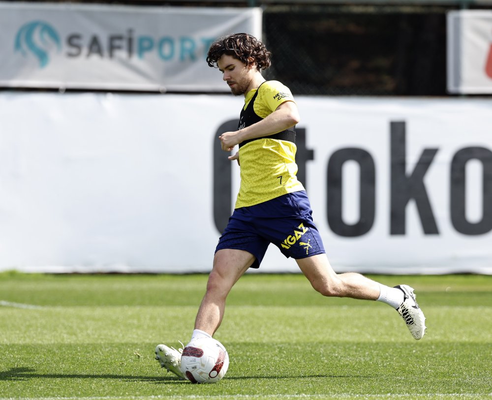 Fenerbahçe hazırlıklarını sürdürdü