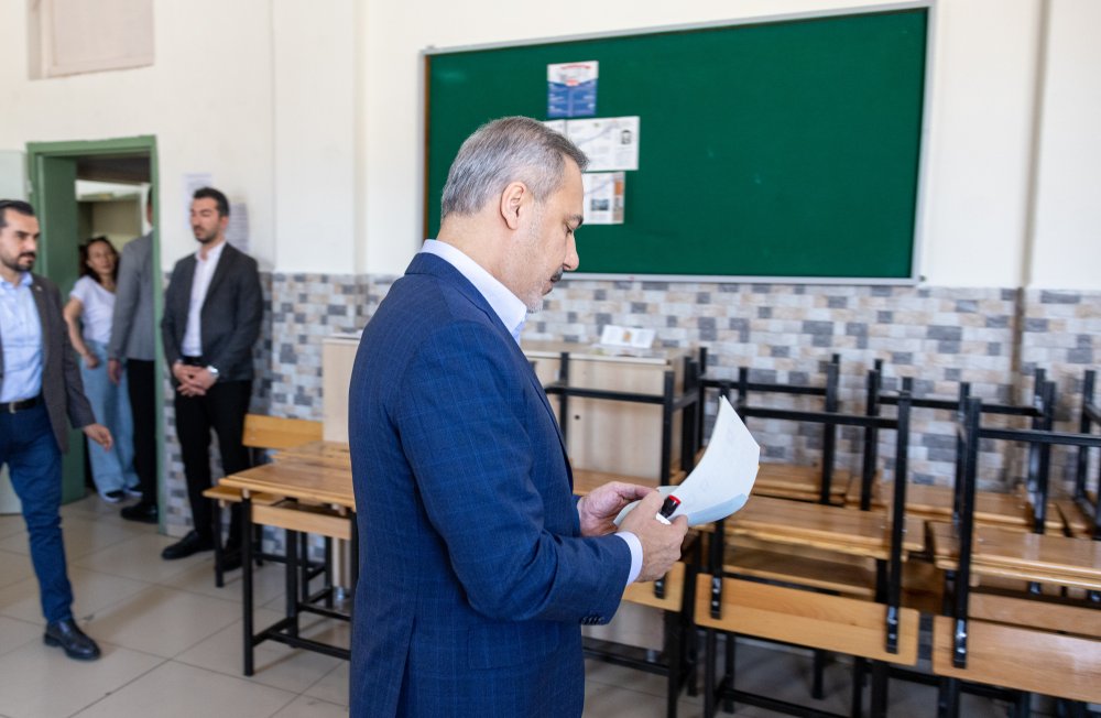 Hakan Fidan oyunu kullandı