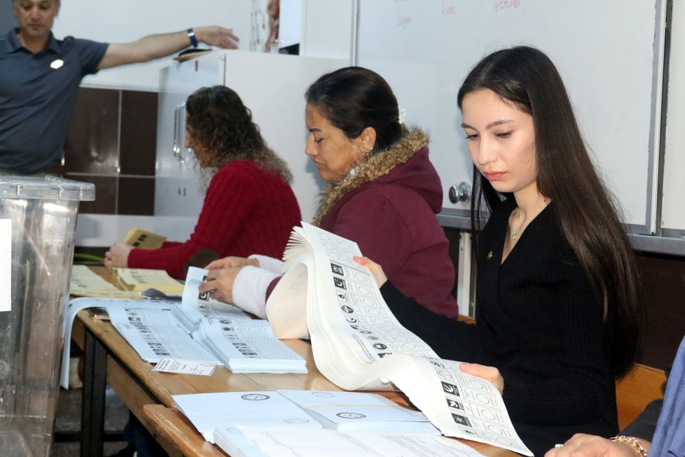 Sandık görevlileri yemin ederek göreve başladı
