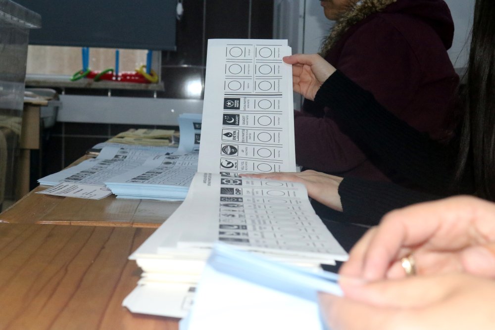 Sandık görevlileri yemin ederek göreve başladı