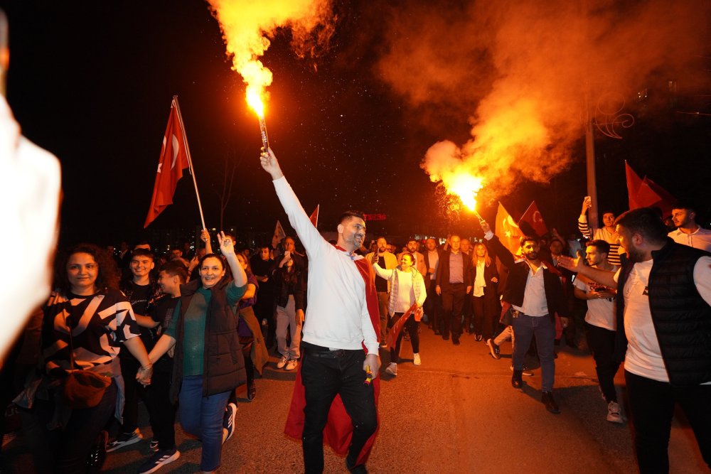 Beylikdüzü’nde yeniden seçilen Çalık: Atatürk'ün yolundan asla ayrılmayacağız