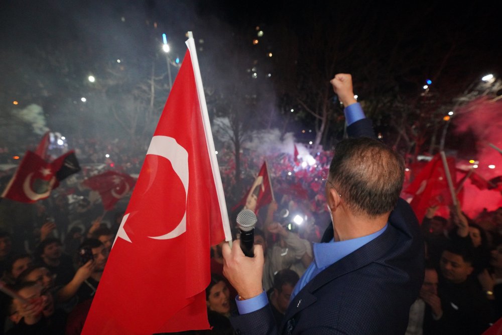 Beylikdüzü’nde yeniden seçilen Çalık: Atatürk'ün yolundan asla ayrılmayacağız