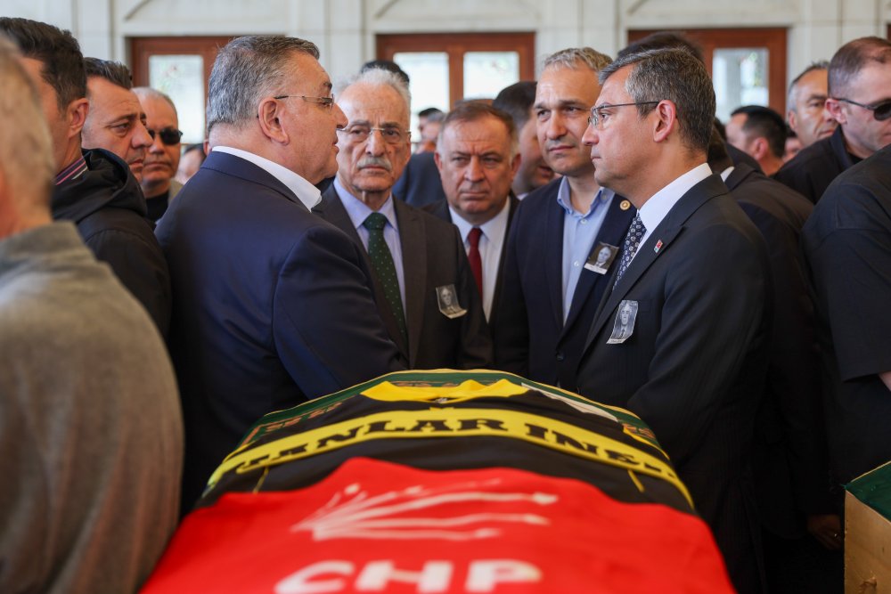 Özel, Siyamoğlu'nun kayınpederinin cenaze törenine katıldı