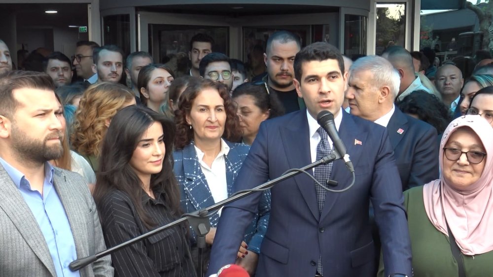 Avcılar Belediye Başkanı Utku Caner Çaykara görevi devraldı