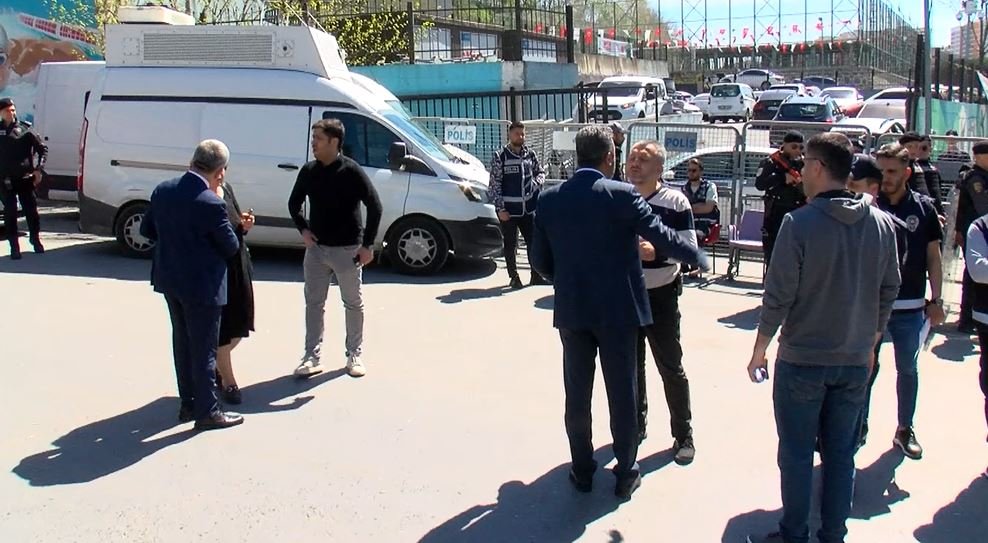 Gaziosmanpaşa'da oy sayımı devam ediyor