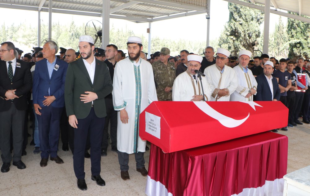 Kaza şehidi astsubaya acı veda: Gözyaşları sel oldu