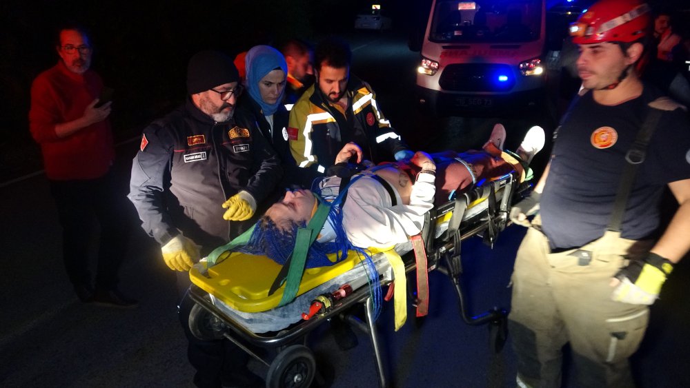 Manzara keyfi yaparken istinat duvarından düştü