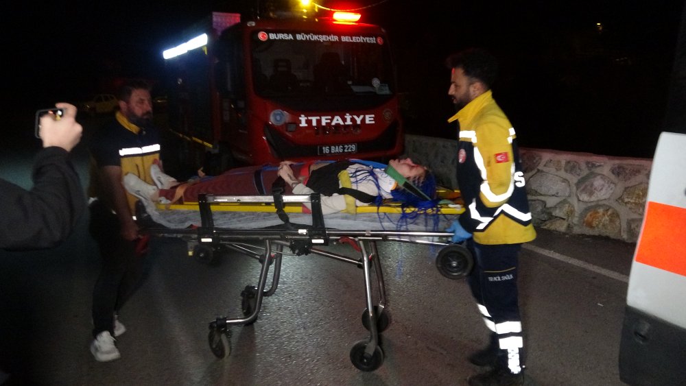 Manzara keyfi yaparken istinat duvarından düştü