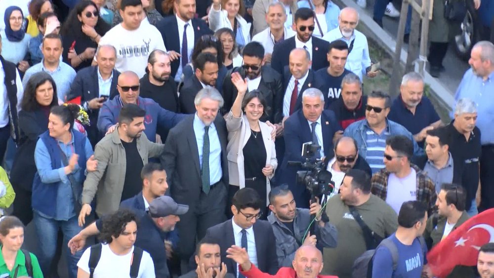 Sinem Dedetaş mazbatasını aldı