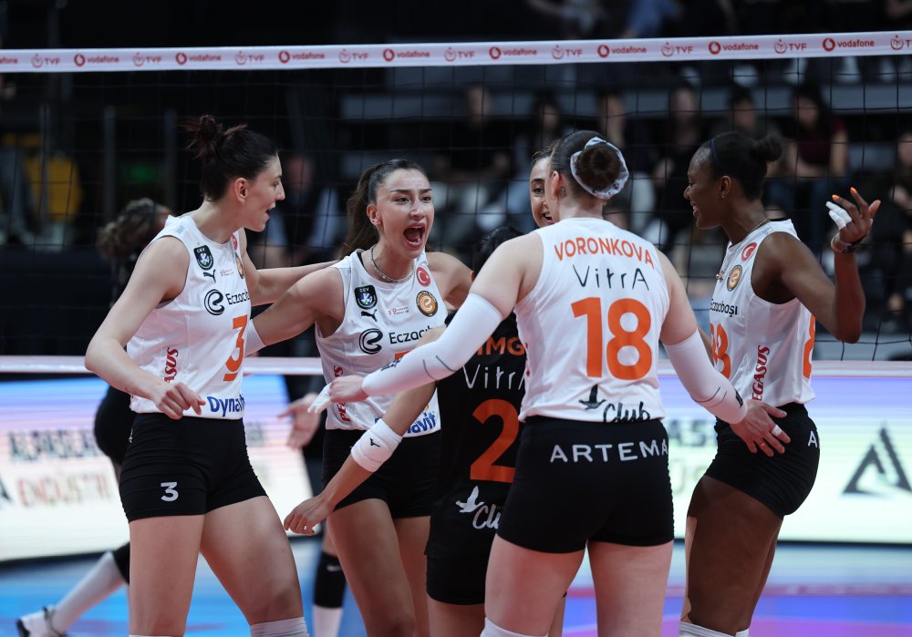 Sultanlar Ligi’nde finalin adı: Fenerbahçe Opet – Eczacıbaşı Dynavit