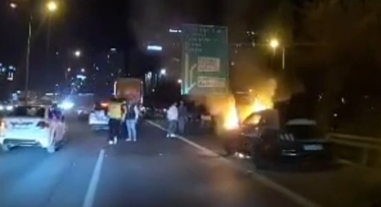 Lüks otomobil alevlere teslim oldu