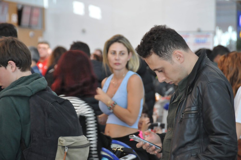 İstanbul Havalimanı'nda bayram tatili yoğunluğu: Kontrol noktalarında kuyruk oluştu