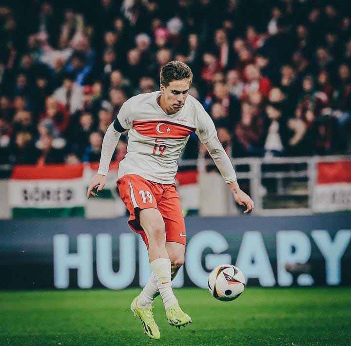 Juventus 10 numarayı "Yıldız"a teslim ediyor