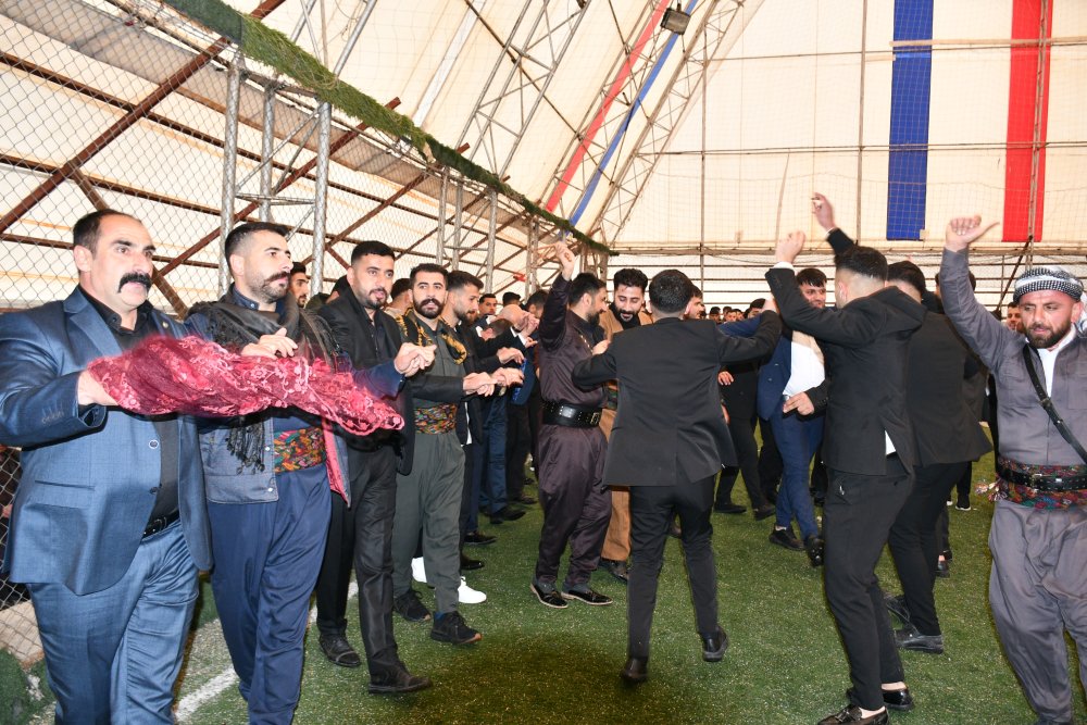 2 gün 2 gece süren aşiret düğünü: Gelin ile damada 2 milyon liralık takı