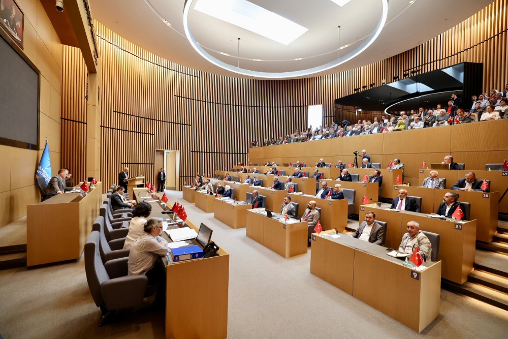 Küçükçekmece Belediye Meclisi’nde 2023 yılı faaliyet raporu kabul edildi