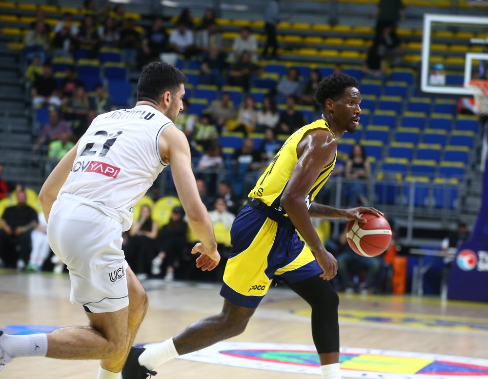 Potadaki derbinin kazananı Fenerbahçe Beko